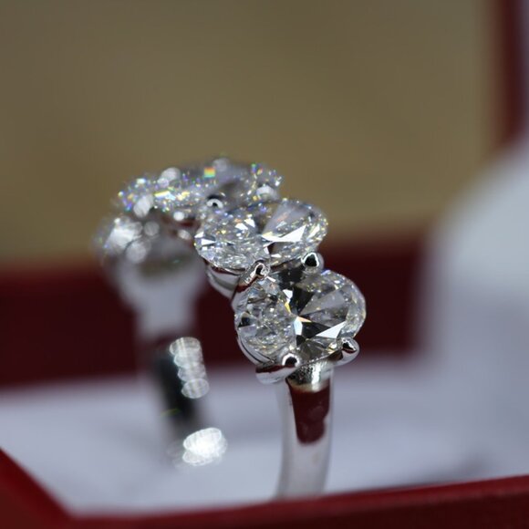 5.00 Carat Oval Lab-Grown Diamond Half Eternity Band 14K White Gold IGI Certifie - Picture 4 of 8